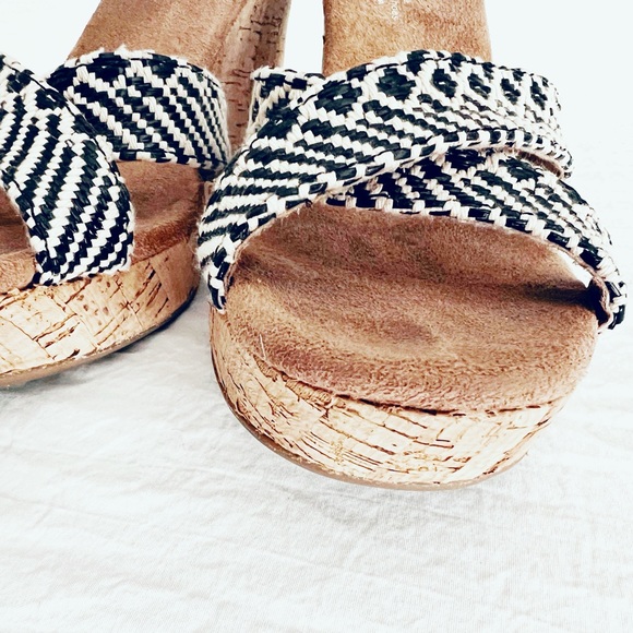 ☀️TOMS~ Strappy Wedges~ Size 8☀️ - Picture 9 of 16